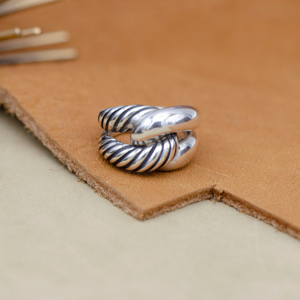 SOLD David Yurman Infinity Knot Ring - Picture 1 of 3